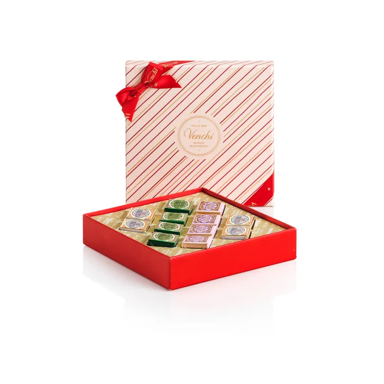 情人節方形克米諾禮盒，1020元。品牌提供