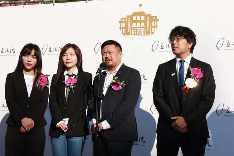 黃捷、吳沛憶、洪申翰與沈伯洋受訪。彭欣偉攝