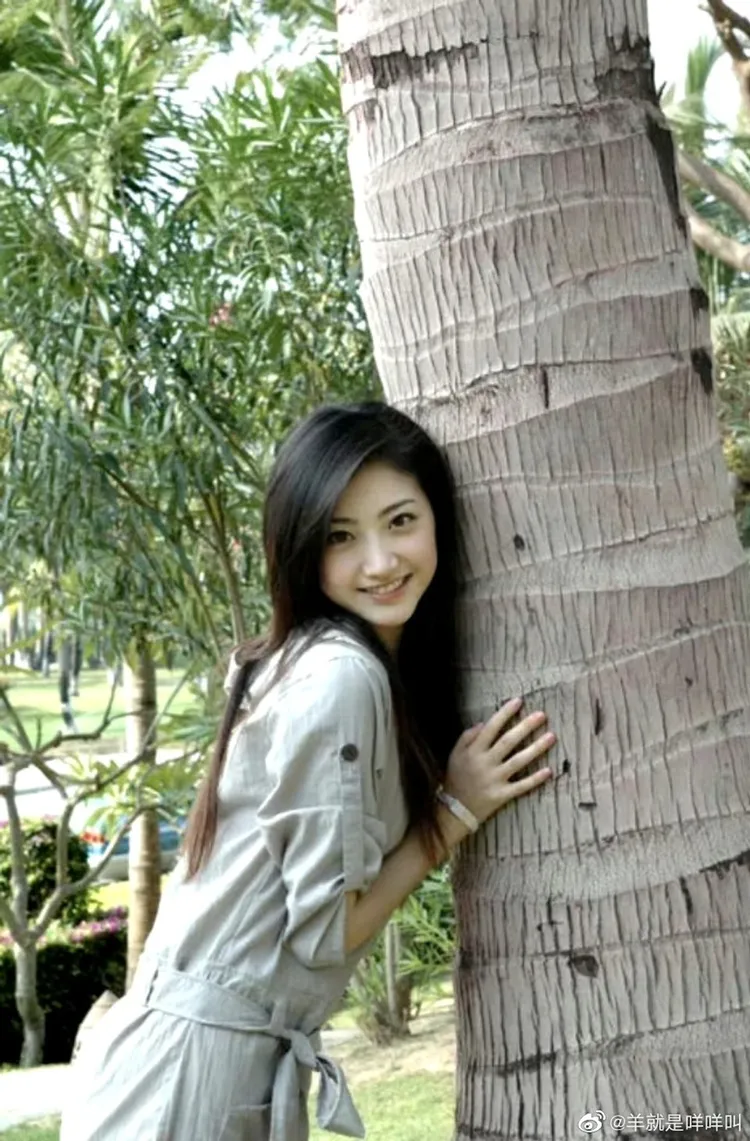 景甜學生時期舊照曝光。翻攝羊就是咩咩叫微博