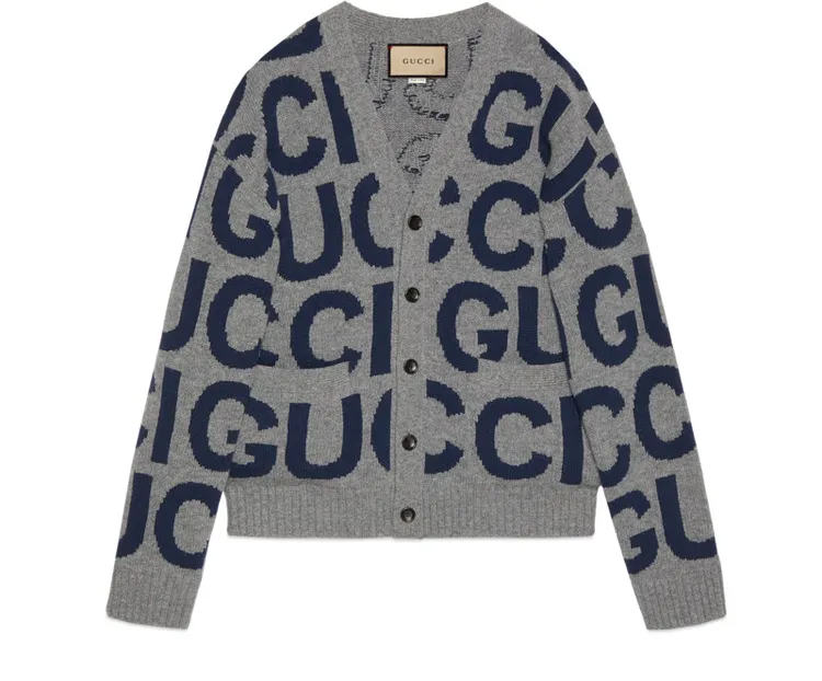 GUCCI字母印花開襟外套，7萬5000元。品牌提供