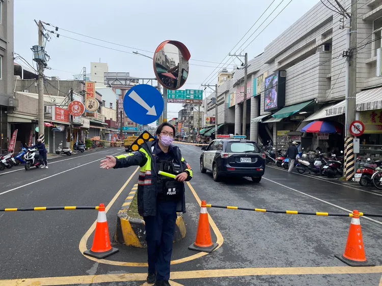 疏導人車改道。警方提供