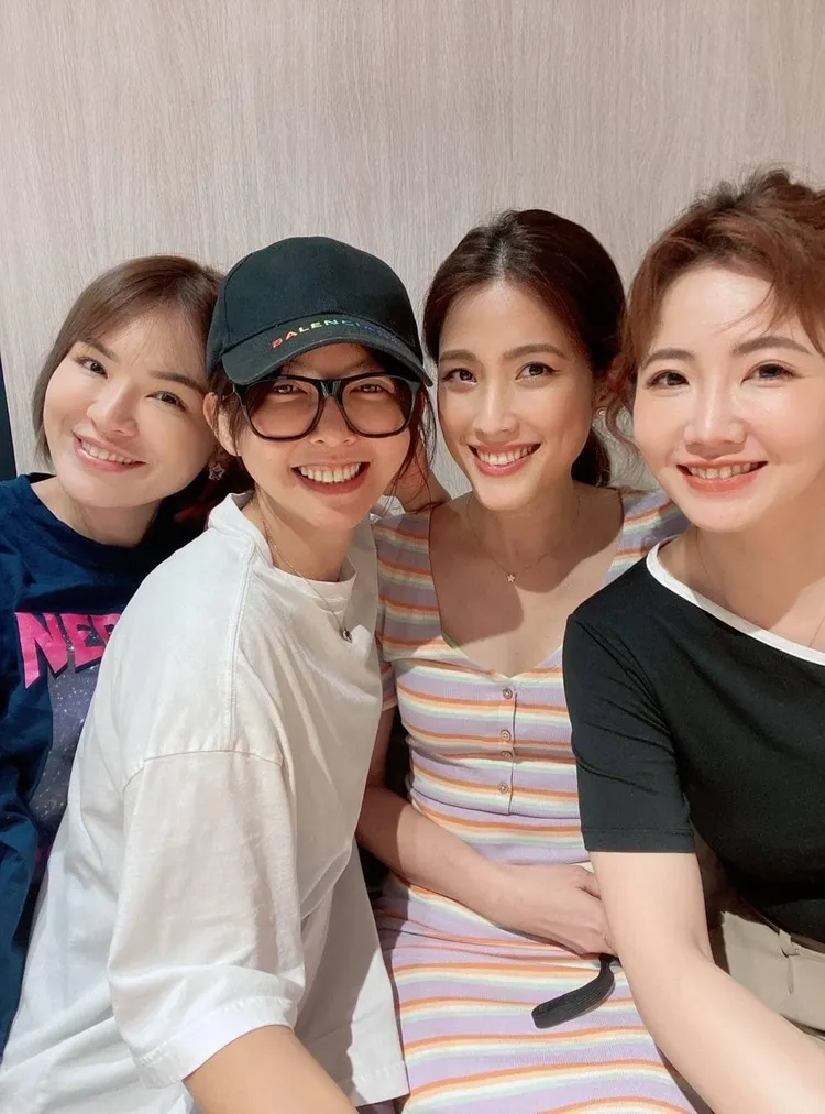 陳沂(左)與女藝人蔡沐妍、謝忻交好。翻攝謝忻臉書