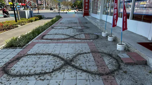 開工鞭炮炸出8888!網罵「丟臉沒水準」 店家緊急道歉了