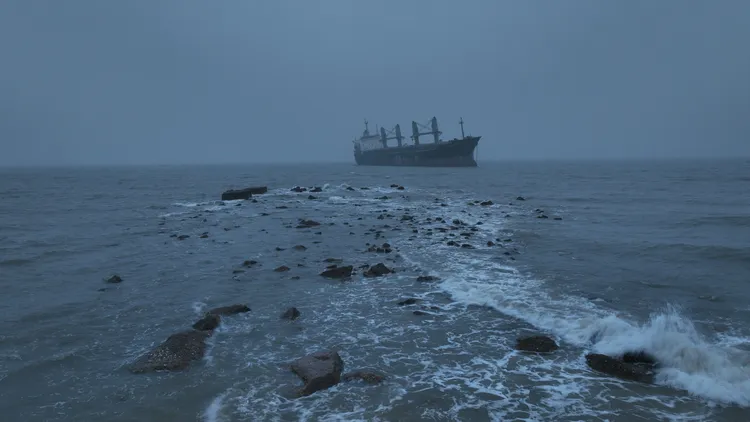 擱淺在山東威海海域的「布魯威斯號」成中國文旅新寵。新華社