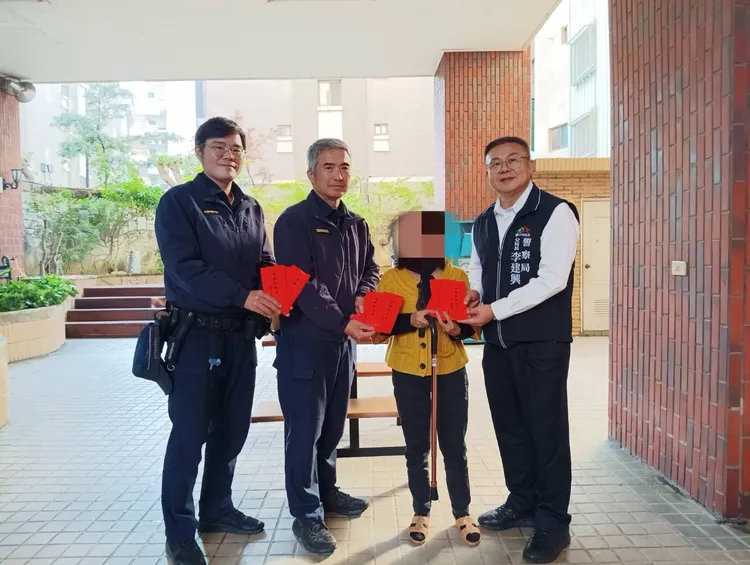 林妻左髖關節壞死，亟需至醫院進行開刀手術，獲得警方協助。警方提供