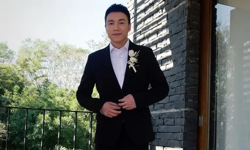 Toyz突丢喜讯炸弹!情人节前破百万赞就求婚 「未婚7」身分网疯猜