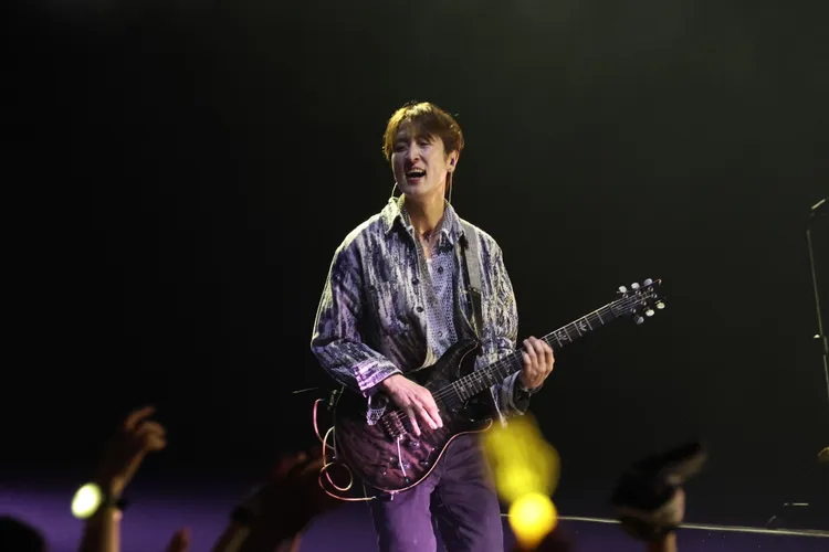 客座吉他手李義洙。彭欣偉攝