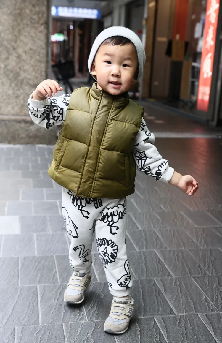 徐乃麟稱讚外孫「夢果」很大方，不怕生。彭欣偉攝