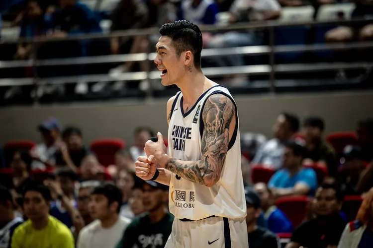 慘輸菲律賓，讓隊長劉錚十分痛心。翻攝FIBA官網