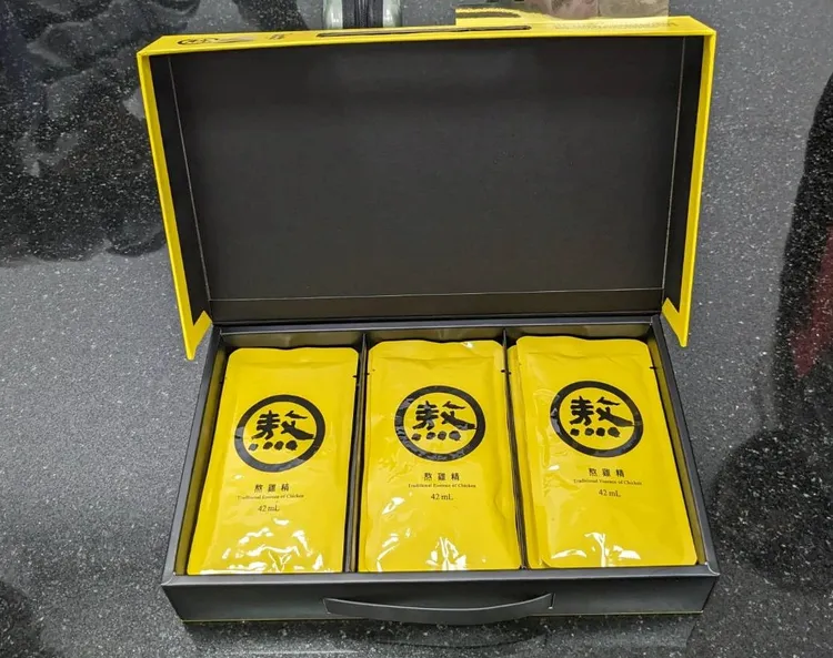 老協珍熬雞精包裝過度。環保局提供