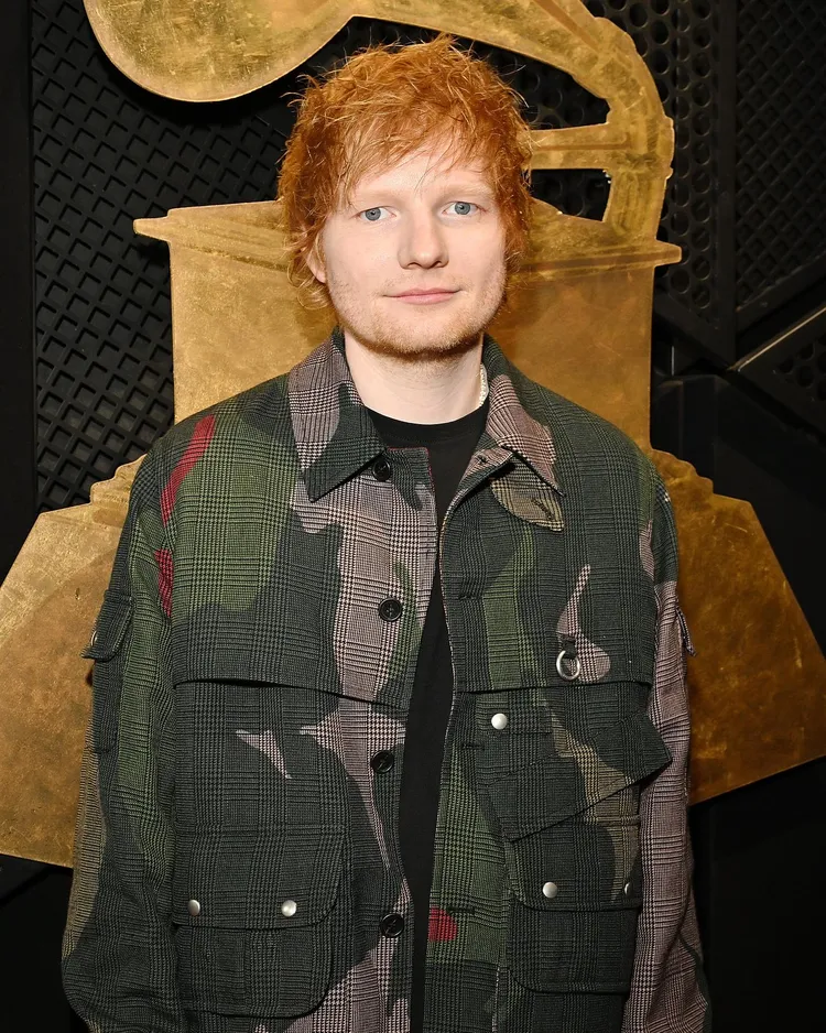 紅髮艾德前天剛結束高雄世運演唱會，立刻現身出席葛萊美獎頒獎典禮。翻攝GRAMMY Awards IG