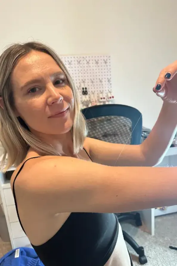 一很長的手臂毛。金氏世界紀錄。