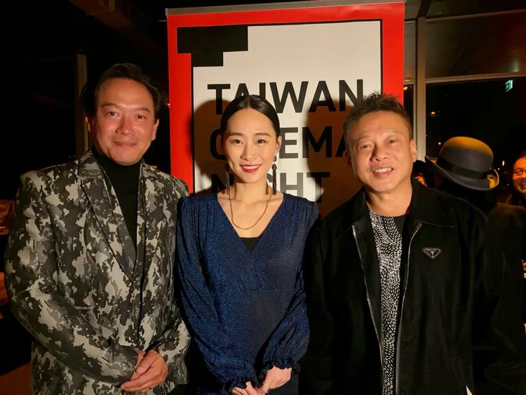 張翰（左起）、吳可熙和李康生在柏林影展台灣之夜開心合影。CAA提供