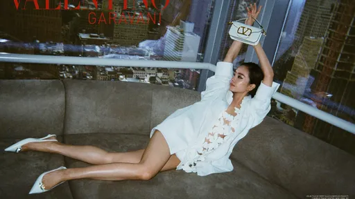 蔡依林喜收VALENTINO代言人 形象片中空裝上陣性感又霸氣