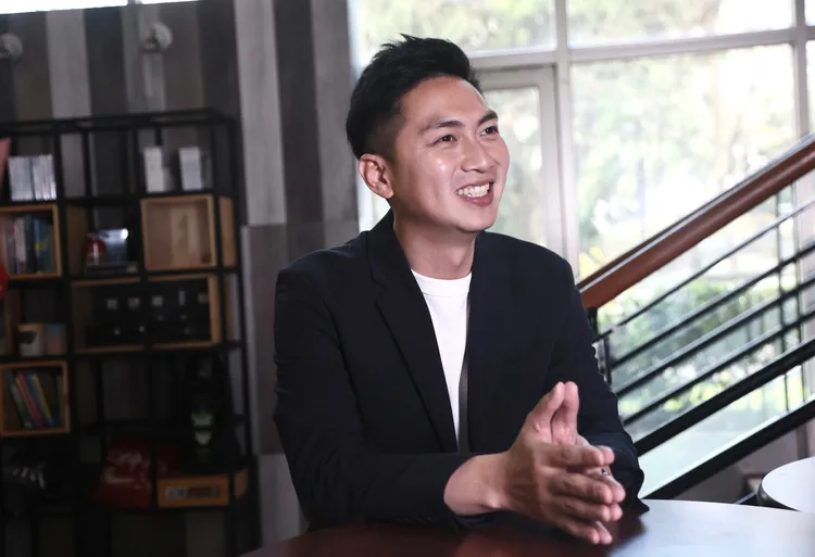 新科立委廖偉翔則說，他想學習民進黨立委王世堅的送禮哲學。彭欣偉攝