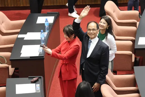 游錫堃辭職她哭了！親曝「賴清德早知道」　談入閣這樣回應