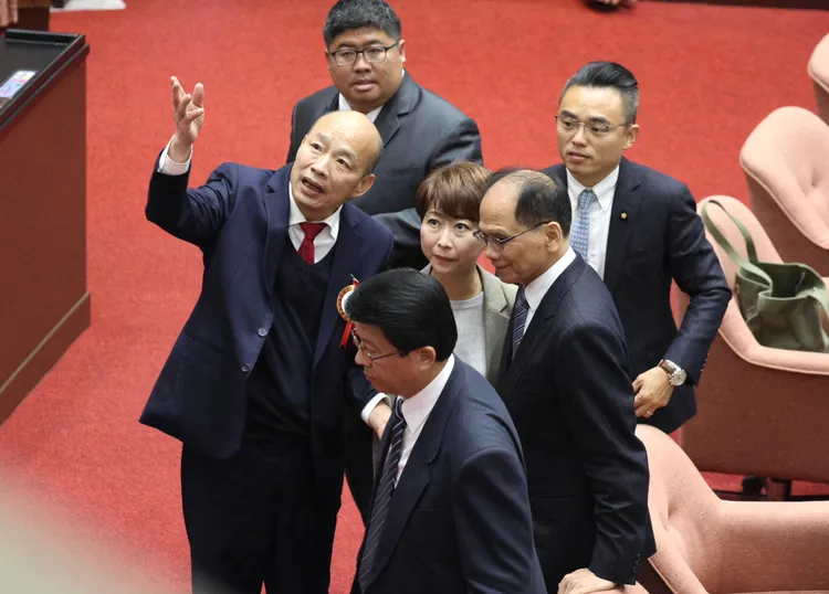 陳亭妃為游錫堃感到不捨。彭欣偉攝