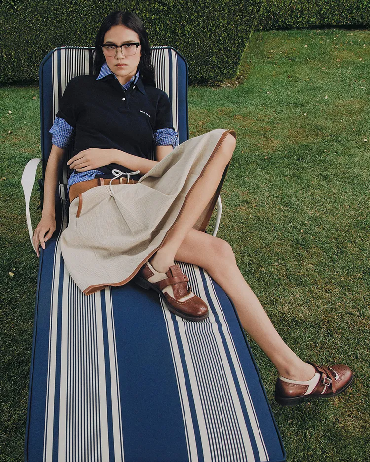 Church's x Miu Miu第二波聯名形象廣告。品牌提供