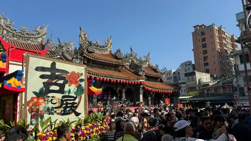 婦人大年初六隨神豬遶境突癱軟大出血 三峽暖警急送醫救命