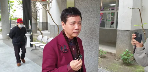 陳凱倫憶亡母悲傷落淚 曝陳盈潔病況