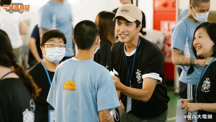 參與營隊生活，讓曾敬驊想起求學時期的單純生活。八大提供