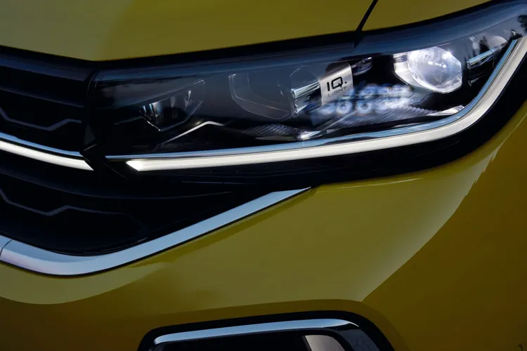 Volkswagen T-Cross小改款的230 TSI Tech和230 TSI Style Design車型新增IQ.LIGHT智慧燈組為標配。原廠照片