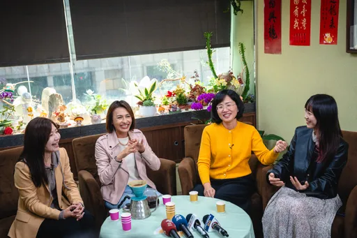 學姐教戰!親授黃捷、吳沛憶「立院穿搭密技」 這場景竟要穿防水衣「防被咬」