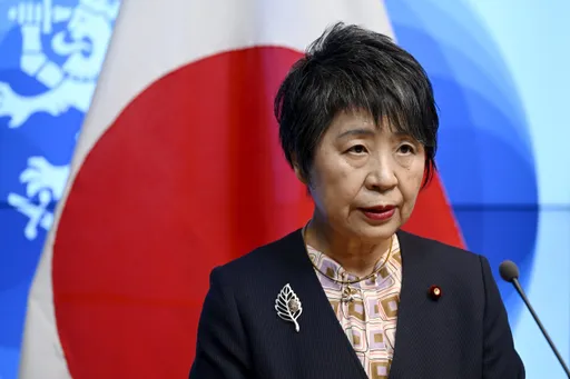 日本前首相麻生失言　稱外相「歐巴桑」、不漂亮、還叫錯姓名