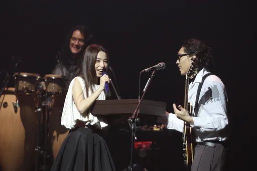 deca joins歌迷吓到掉下巴　金曲歌后田馥甄追星突然冲上台 