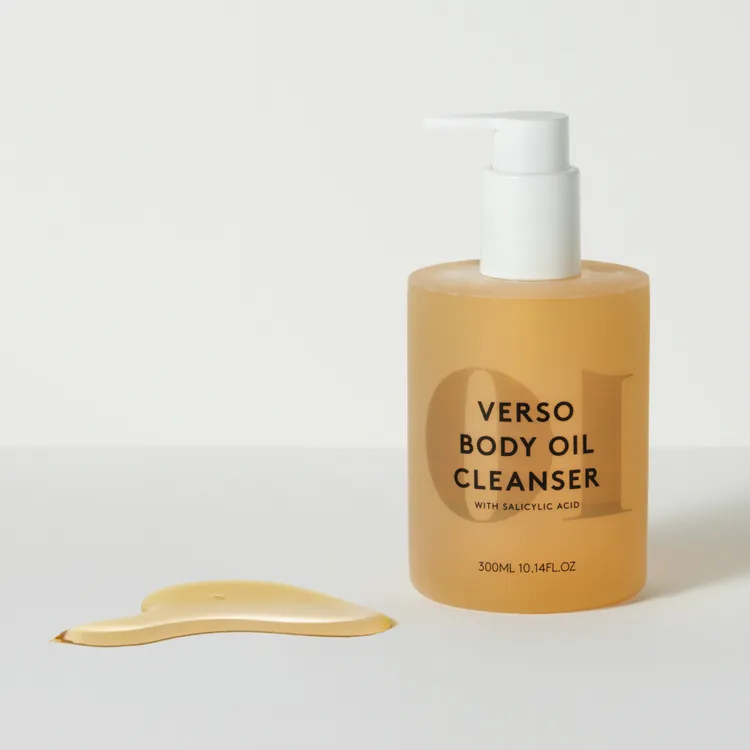 VERSO N°10水楊酸嫩膚沐浴油 300ml／1950元。品牌提供