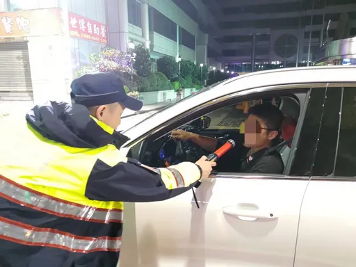 講不聽!尾牙加強查酒駕 汐止警攔檢逮酒醉男駕駛