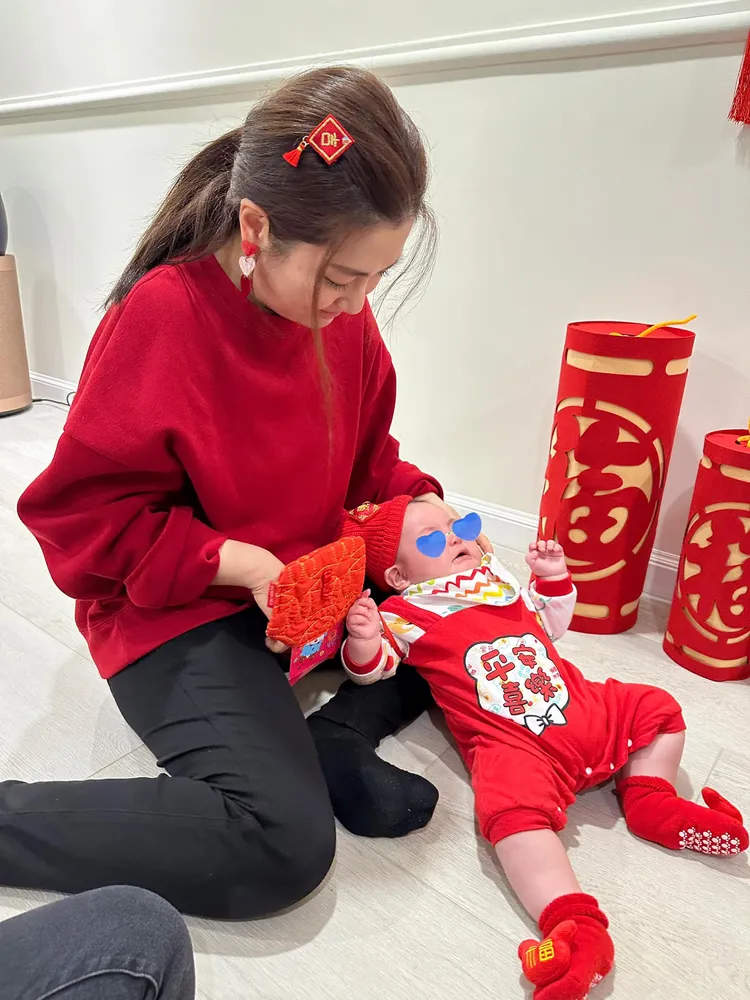 Selina說兒子就算撒野哭鬧時仍覺得好可愛。翻攝Selina臉書