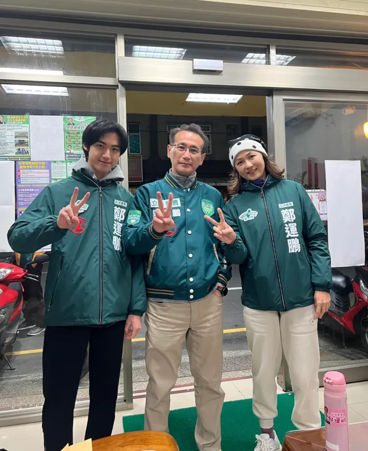 鄭運鵬帥兒「德德」（左）。翻攝鄭運鵬臉書