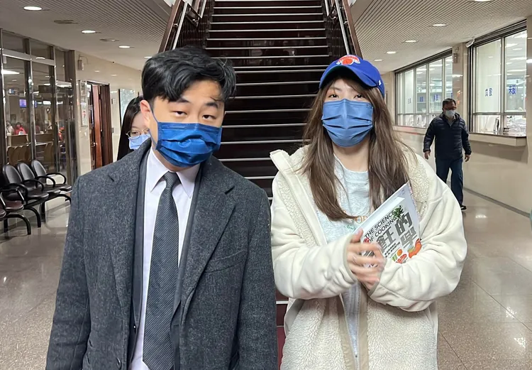 理科太太昨天到法院開庭。陳彩玲攝