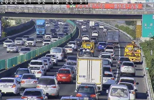 春節連假國道湧車潮 交通措施報你知