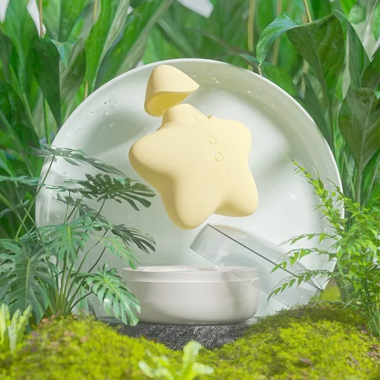 SVAKOM｜吮吸、震動、投影 桃桃星按摩器。Pinkoi提供