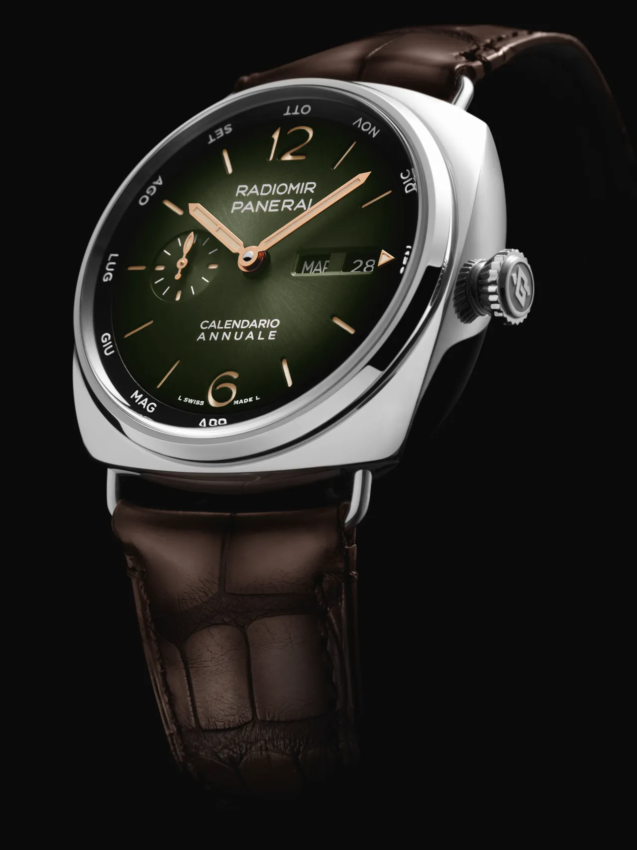 沛納海Radiomir Annual Calendar鉑金年曆PAM01364腕錶,45mm,拋光沛納海Platinumtech錶殼,綠色太陽紋放射表面,深棕色手工印染鱷魚皮錶帶,P.9010/AC自動上鍊機械機芯,動力儲存3日,防水深度100米,178萬1000元。品牌提供