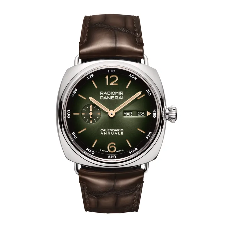 沛納海Radiomir Annual Calendar鉑金年曆PAM01364腕錶，45mm，拋光沛納海Platinumtech錶殼，綠色太陽紋放射表面，深棕色手工印染鱷魚皮錶帶，P.9010/AC自動上鍊機械機芯，動力儲存3日，防水深度100米，178萬1000元。品牌提供