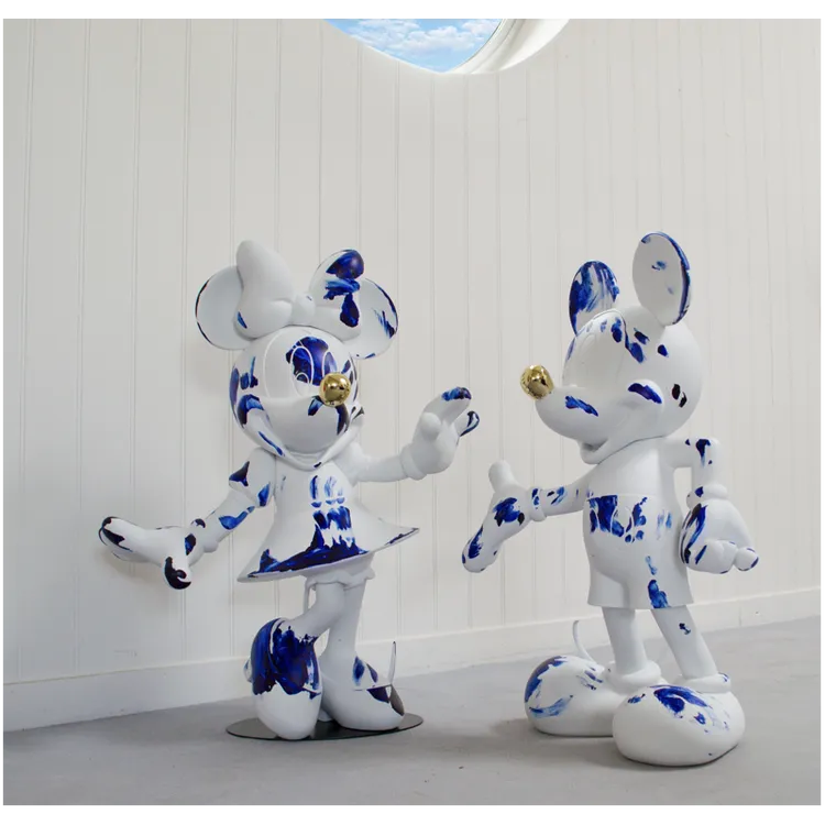 Leblon Delienne透過雕塑、藝術品將童趣世界化為現實。品牌提供