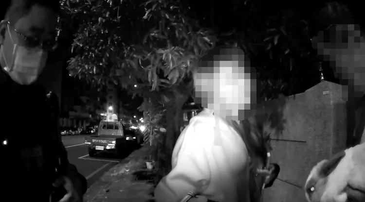 任男與鄭女依違反恐嚇、毒品等罪嫌移送高雄地檢署偵辦。翻攝畫面