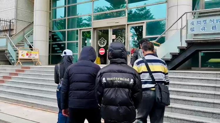 2少年透過家屬指控遭刑求。讀者提供