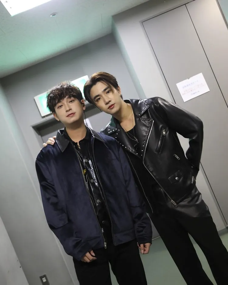 Perth（右）、Chimon以BL劇《危險羅曼史》CP，深受觀眾喜愛。翻攝GMMTV IG