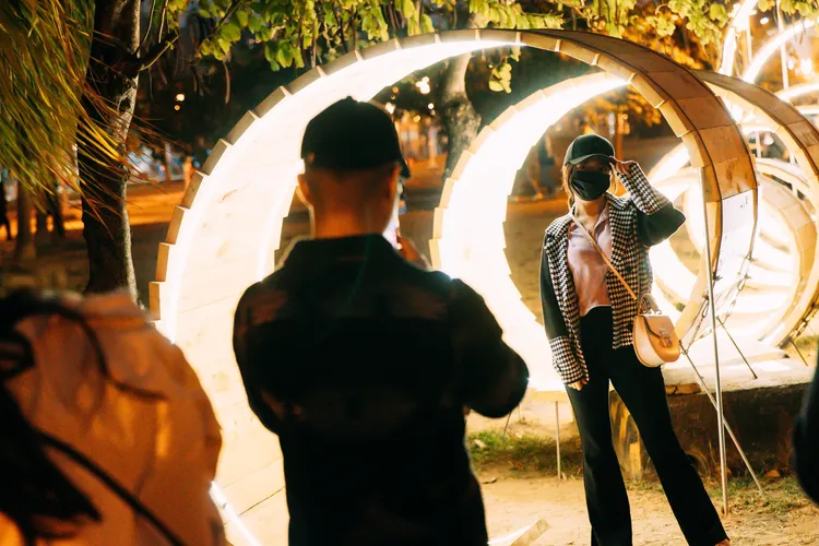 南市府歡迎民眾來台南走春賞燈。市府提供