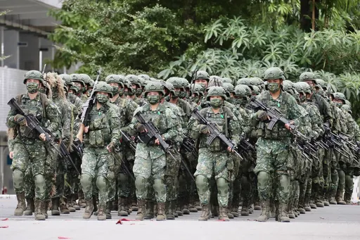 軍公教月退俸調升4％！今年元旦起生效　破52萬人受惠