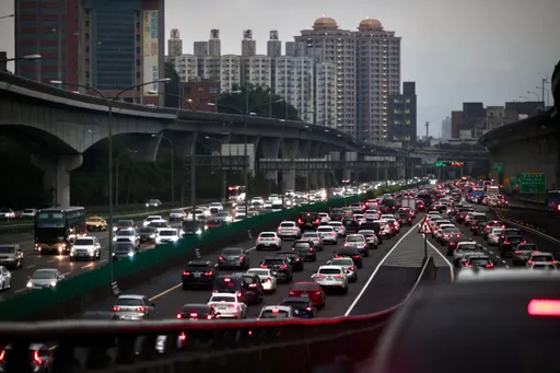 迎接收假!今天國道11大地雷路段 高速公路疏導措施總整理