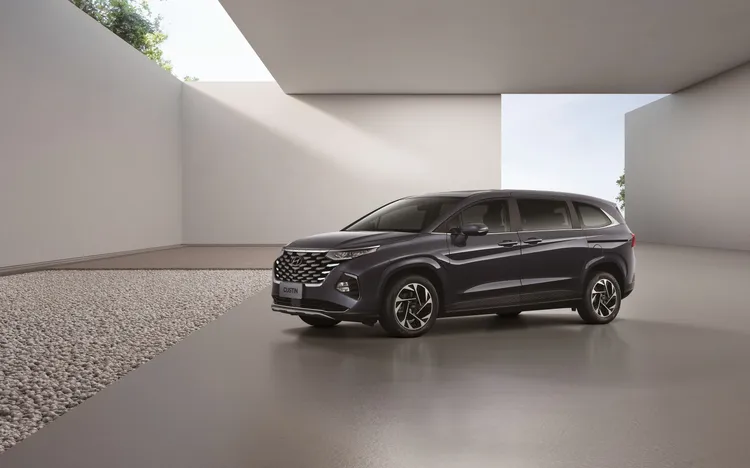 Hyundai正七人座國產MPV休旅車Custin元月也有706台車掛牌。原廠照片