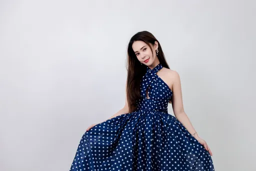 選秀冠軍女星悲慘童年曝光 落難千金媽媽癌逝、生父欠債險輕生