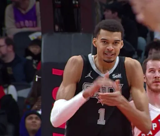 温班亚马缴出阻攻大三元 NBA史上第4名菜鸟达标