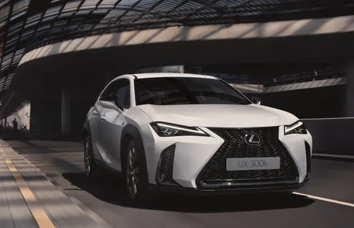 Lexus UX 300h动力科技再升级 售价149.9万元起正式上市