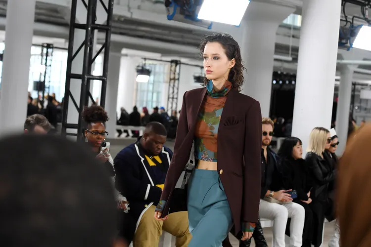 中國品牌「玖姿」秋冬大秀11日在紐約時裝周登場。新華社